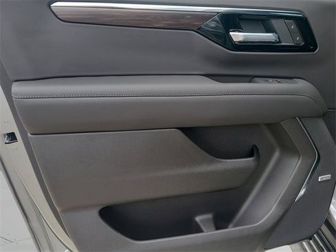 New 2025 Chevrolet Suburban LT w/ Comfort Package image 18