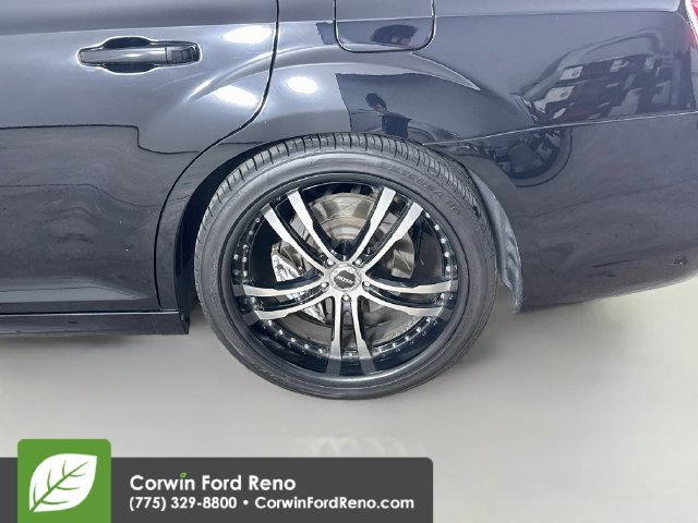 Used 2012 Chrysler 300 SRT8 w/ 19-Premium Speaker Group RWD image 35