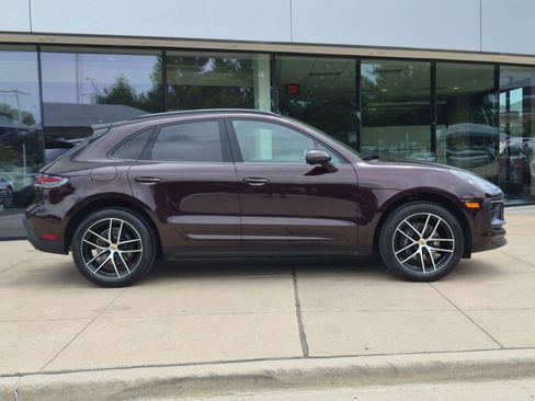 Certified 2024 Porsche Macan AWD/4WD image 8