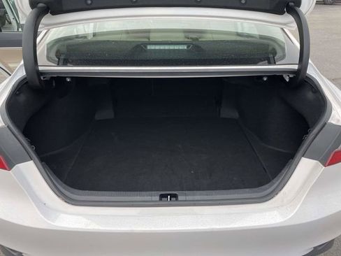 Used 2022 Toyota Camry LE image 11