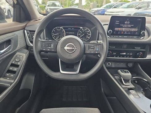 Certified 2023 Nissan Rogue SV AWD/4WD image 12