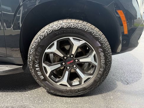 Used 2025 GMC Yukon AT4 w/ Premium Trailering Package AWD/4WD image 5