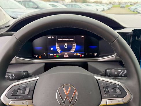 New 2026 Volkswagen Taos SE AWD/4WD image 14