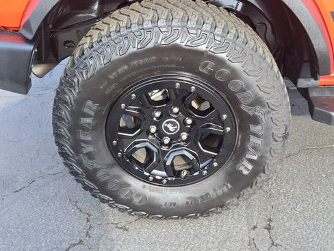 Used 2021 Ford Bronco Wildtrak image 5