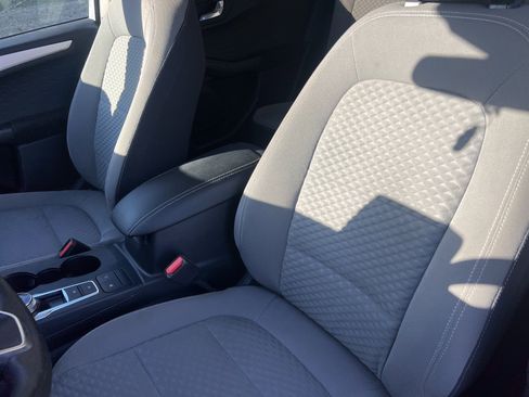 Used 2020 Ford Escape SE image 12