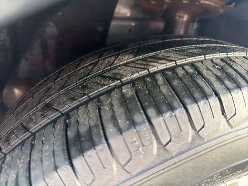 Used 2019 Ford Escape SEL image 11