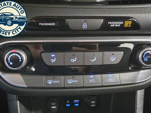 Used 2018 Hyundai Elantra GT FWD image 15