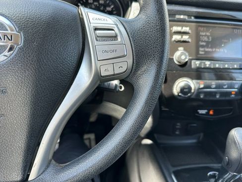 Used 2016 Nissan Rogue S w/ Appearance Package AWD/4WD image 14