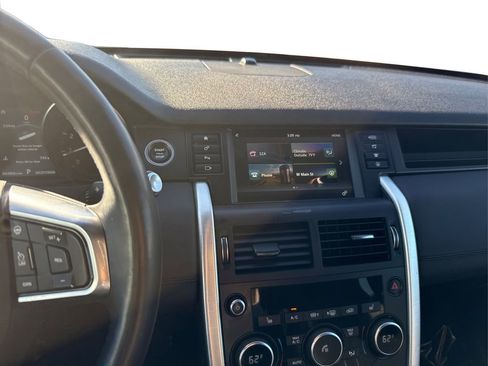 Used 2019 Land Rover Discovery Sport SE image 21