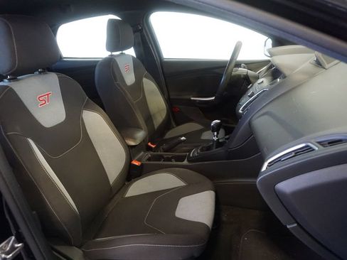 Used 2018 Ford Focus ST FWD image 18