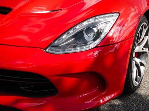 Used 2013 SRT Viper GTS w/ GTS Laguna Interior Pkg RWD image 6
