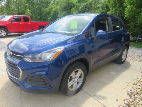 Used 2017 Chevrolet Trax LS AWD/4WD image 3
