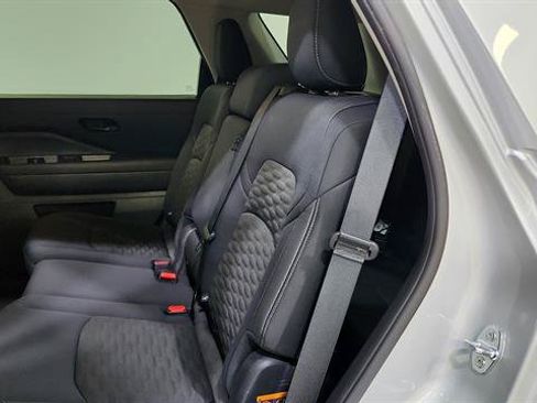 Certified 2025 Nissan Pathfinder SV FWD image 22