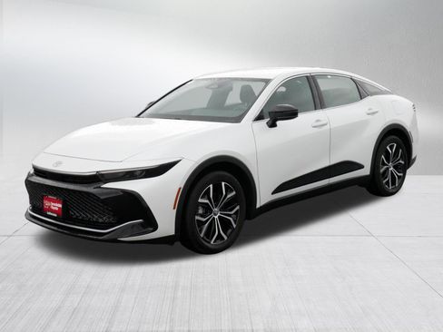 Certified 2026 Toyota Crown AWD/4WD image 3