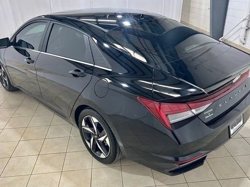 Used 2023 Hyundai Elantra Limited FWD image 3