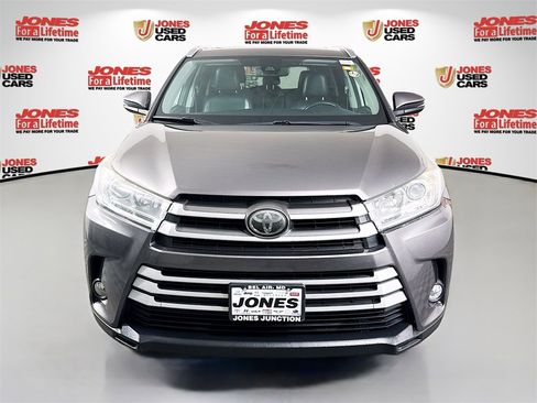 Used 2018 Toyota Highlander XLE image 13