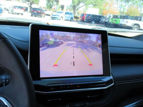 Certified 2024 Jeep Compass Latitude w/ Convenience Group image 22