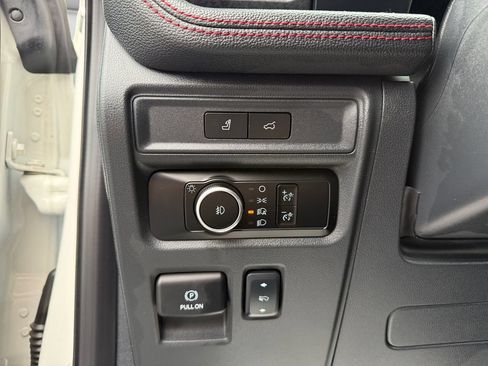 Used 2024 Ford Expedition Limited AWD/4WD image 12