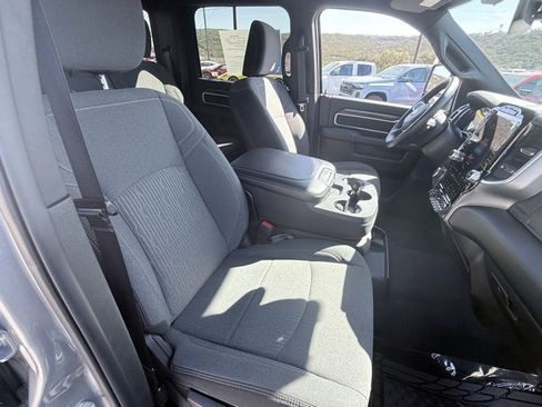 Used 2024 RAM 2500 Big Horn w/ Safety Group image 9