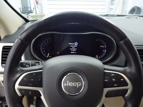Certified 2020 Jeep Grand Cherokee Limited w/ Luxury Group II AWD/4WD image 29