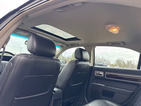 Used 2007 Lincoln MKZ image 18