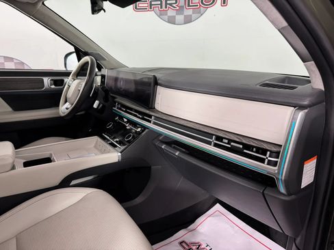 Used 2024 Hyundai Santa Fe Calligraphy AWD/4WD image 12