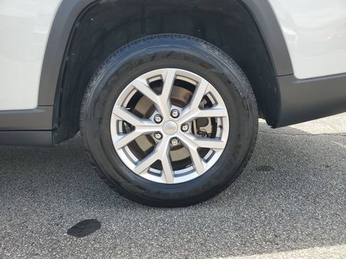 Certified 2022 Jeep Grand Cherokee L Limited RWD image 17
