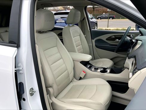 Used 2023 GMC Terrain Denali image 8