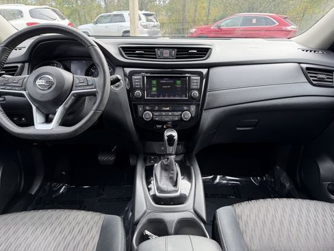 Used 2019 Nissan Rogue SV w/ Premium Package image 14
