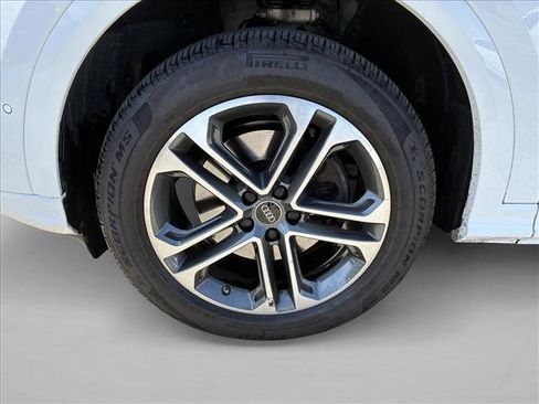 Used 2025 Audi Q5 Premium w/ Convenience Package AWD/4WD image 9