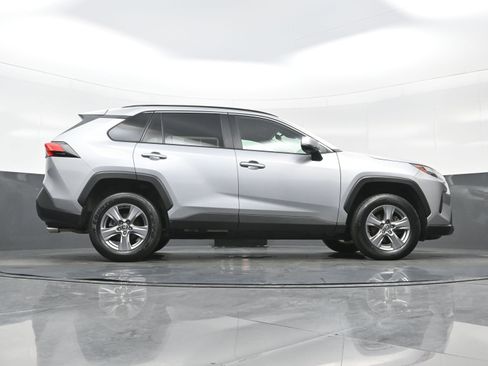 Used 2024 Toyota RAV4 XLE FWD image 33