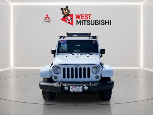 Used 2015 Jeep Wrangler Unlimited Rubicon image 2