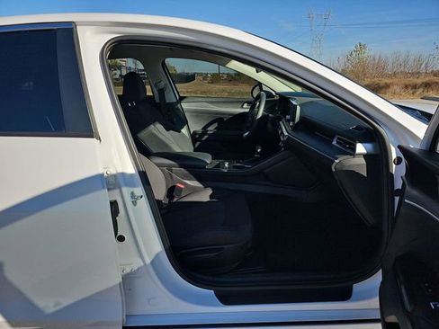 Used 2023 Kia K5 LXS image 27