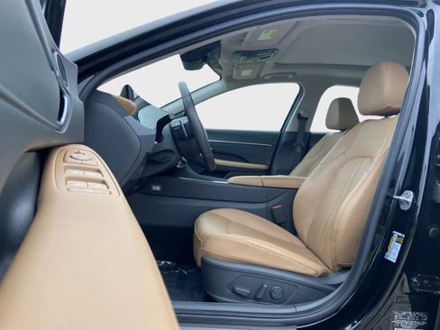 Used 2025 Hyundai Sonata Limited FWD image 11