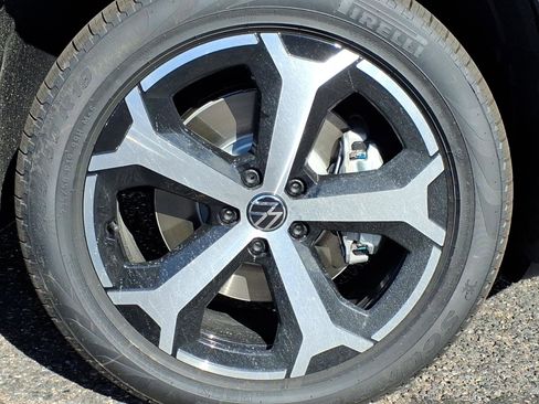 New 2026 Volkswagen Tiguan SE AWD/4WD image 8