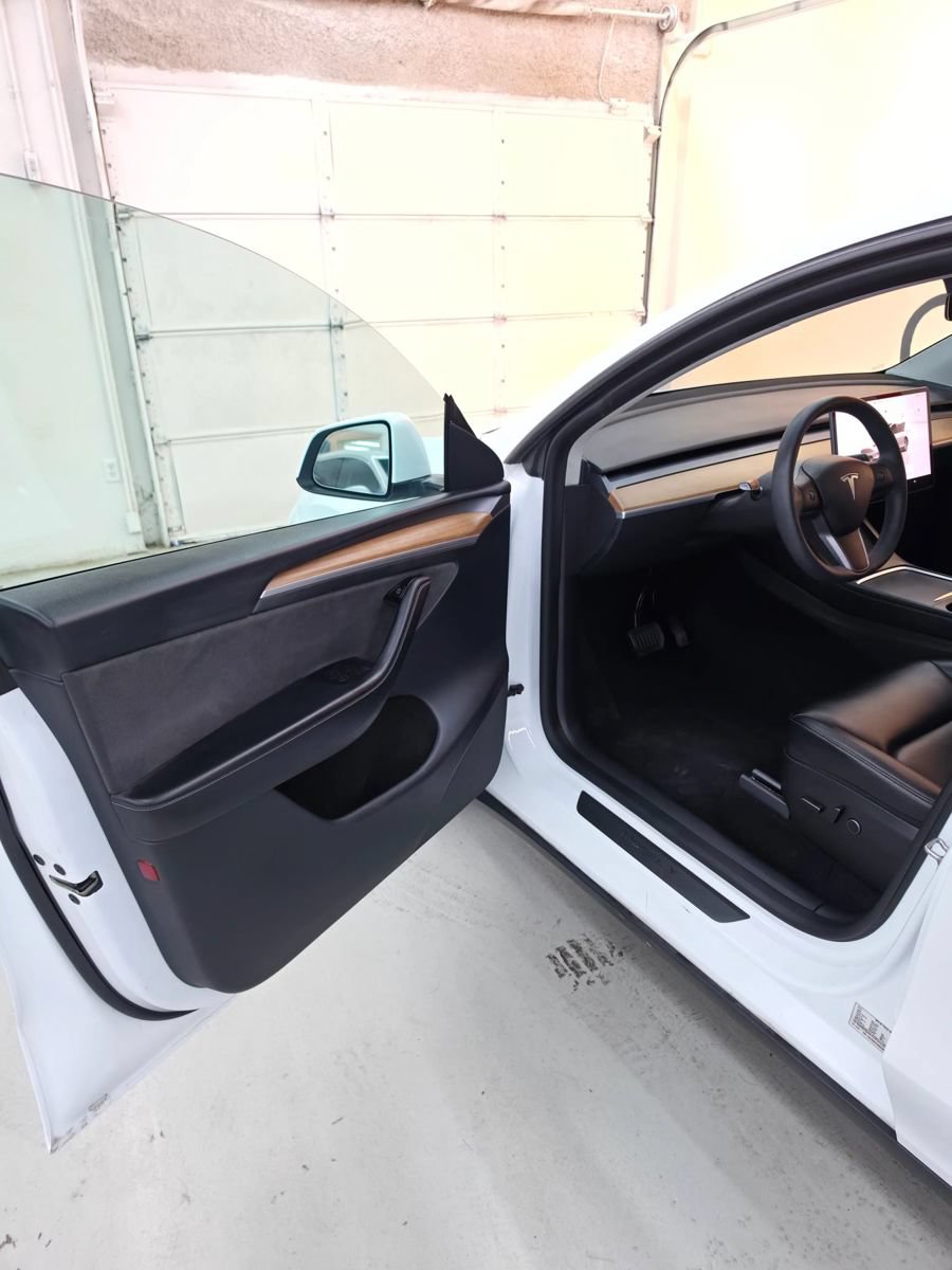 Used 2024 Tesla Model Y Long Range AWD/4WD image 13