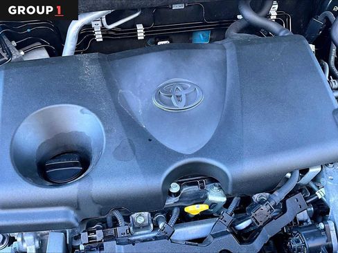 Used 2021 Toyota RAV4 XLE image 30