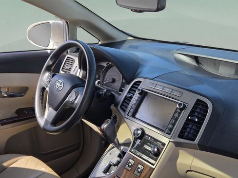 Used 2013 Toyota Venza Limited w/ Tow Prep Pkg FWD image 12