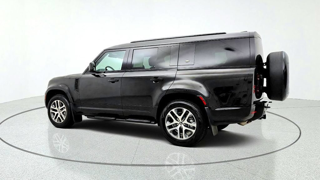 Used 2024 Land Rover Defender 130 X-Dynamic SE AWD/4WD image 7