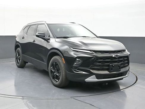New 2025 Chevrolet Blazer LT w/ Midnight/Sport Edition FWD image 22