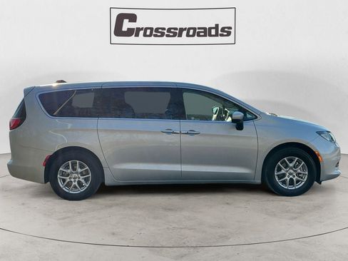 Used 2024 Chrysler Voyager LX image 6