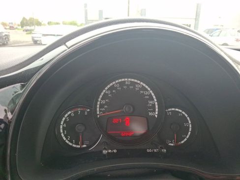 Used 2016 Volkswagen Beetle 1.8T FWD image 3