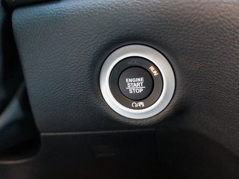 New 2026 Chrysler Pacifica Select w/ S Appearance Package image 16