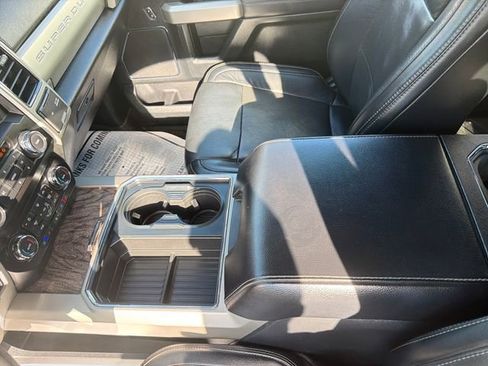 Used 2019 Ford F250 Lariat w/ Lariat Ultimate Package AWD/4WD image 36