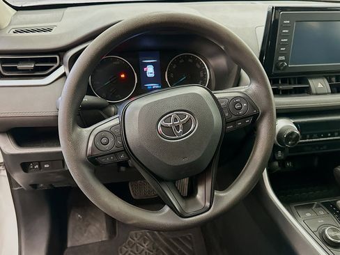 Used 2019 Toyota RAV4 LE image 18