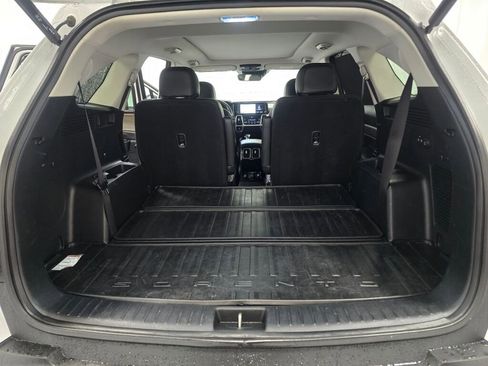 Used 2023 Kia Sorento SX Prestige image 11