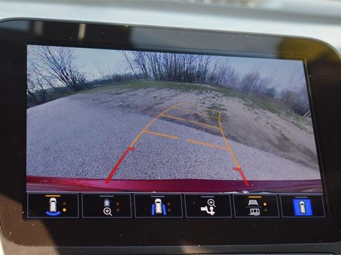 Used 2022 Chevrolet Equinox RS w/ Infotainment Package image 39