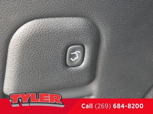 Used 2018 Jeep Grand Cherokee Altitude image 20