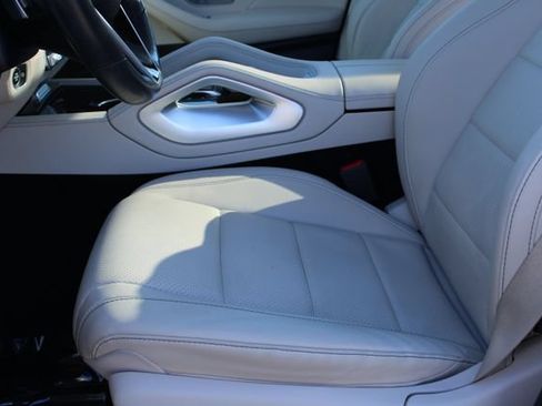 Used 2024 Mercedes-Benz GLS 450 4MATIC image 39