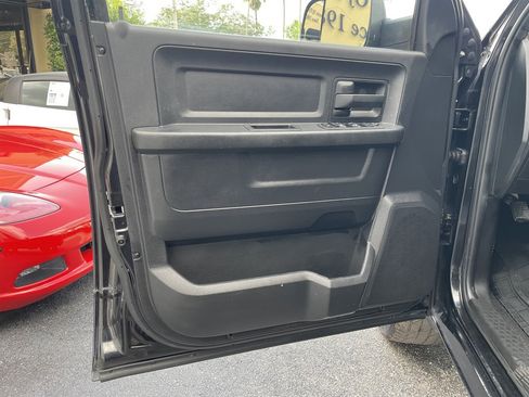 Used 2015 RAM 1500 Express RWD image 36